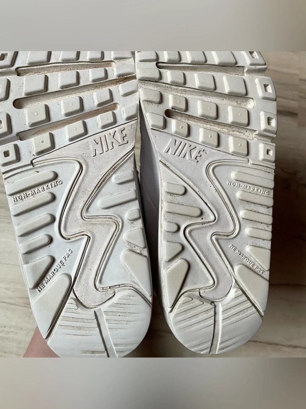 Nike White Air Max Leather Sneakers children’s size 1.5 Y